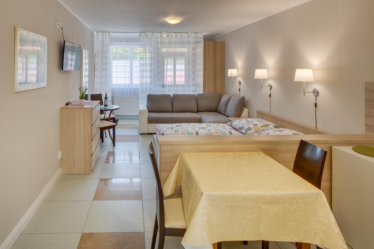 Apartements Studio 964 Líbeznice Extérieur photo